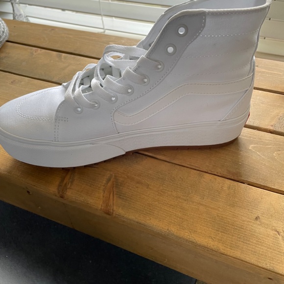 Vans - Picture 5 of 12